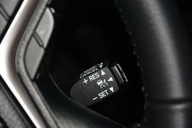 2015款丰田皇冠2.5L时尚版