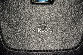 2015款丰田皇冠2.5L时尚版