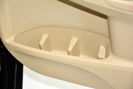 2015款丰田凯美瑞2.0E精英版