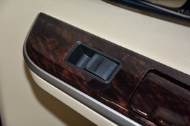 2015款丰田凯美瑞2.0E精英版