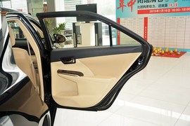 2015款丰田凯美瑞2.0E精英版