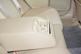 2015款丰田凯美瑞2.0E精英版