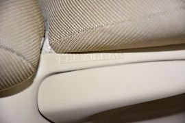 2015款丰田凯美瑞2.0E精英版