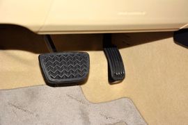 2015款丰田凯美瑞2.0E精英版