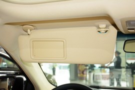 2015款丰田凯美瑞2.0E精英版