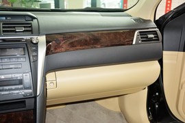 2015款丰田凯美瑞2.0E精英版