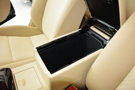 2015款丰田凯美瑞2.0E精英版