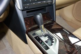 2015款丰田凯美瑞2.0E精英版