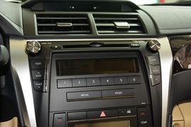 2015款丰田凯美瑞2.0E精英版