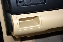 2015款丰田凯美瑞2.0E精英版