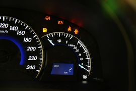 2015款丰田凯美瑞2.0E精英版