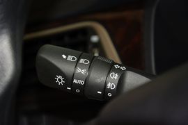 2015款丰田凯美瑞2.0E精英版