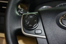 2015款丰田凯美瑞2.0E精英版