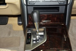 2015款丰田凯美瑞2.0E精英版