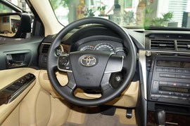 2015款丰田凯美瑞2.0E精英版