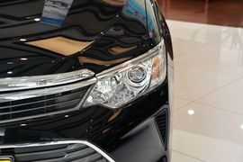 2015款丰田凯美瑞2.0E精英版