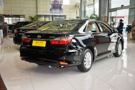 2015款丰田凯美瑞2.0E精英版