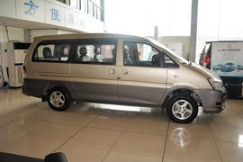 2015款东风风行菱智M5