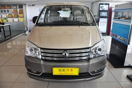 2015款东风风行菱智M5