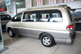 2015款东风风行菱智M5