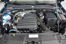 2015款大众速腾1.6L手自一体舒适型