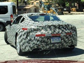 大型硬顶双门轿跑