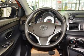 2015款丰田YARiS