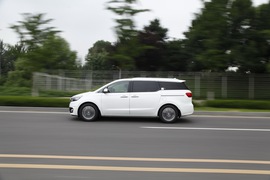 2015款进口起亚全新嘉华外出试驾