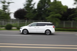 2015款进口起亚全新嘉华外出试驾