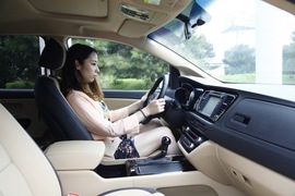 2015款进口起亚全新嘉华外出试驾