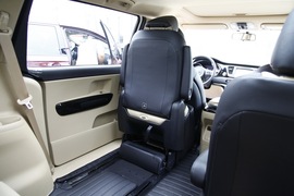 2015款进口起亚全新嘉华外出试驾