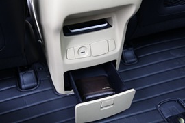 2015款进口起亚全新嘉华外出试驾