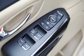 2015款进口起亚全新嘉华外出试驾