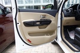 2015款进口起亚全新嘉华外出试驾