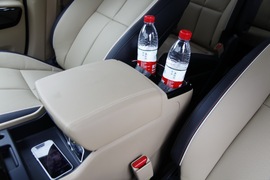 2015款进口起亚全新嘉华外出试驾