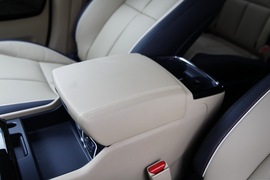 2015款进口起亚全新嘉华外出试驾