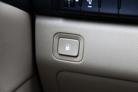 2015款进口起亚全新嘉华外出试驾