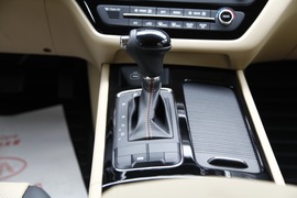 2015款进口起亚全新嘉华外出试驾