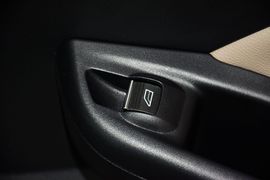 2015款福特福克斯三厢1.5L
