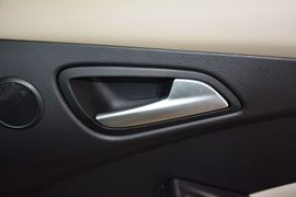 2015款福特福克斯三厢1.5L
