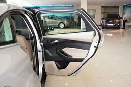 2015款福特福克斯三厢1.5L