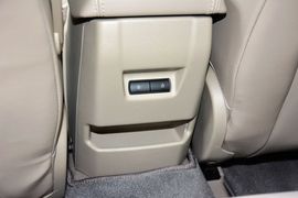 2015款福特福克斯三厢1.5L