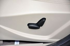 2015款福特福克斯三厢1.5L