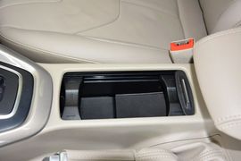 2015款福特福克斯三厢1.5L