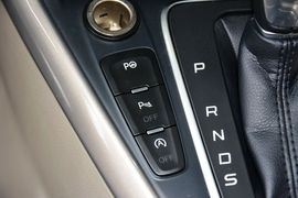 2015款福特福克斯三厢1.5L