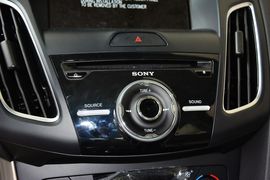 2015款福特福克斯三厢1.5L