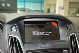 2015款福特福克斯三厢1.5L