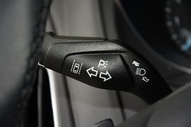 2015款福特福克斯三厢1.5L