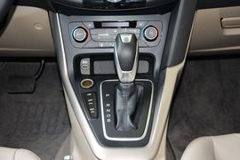 2015款福特福克斯三厢1.5L