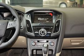 2015款福特福克斯三厢1.5L